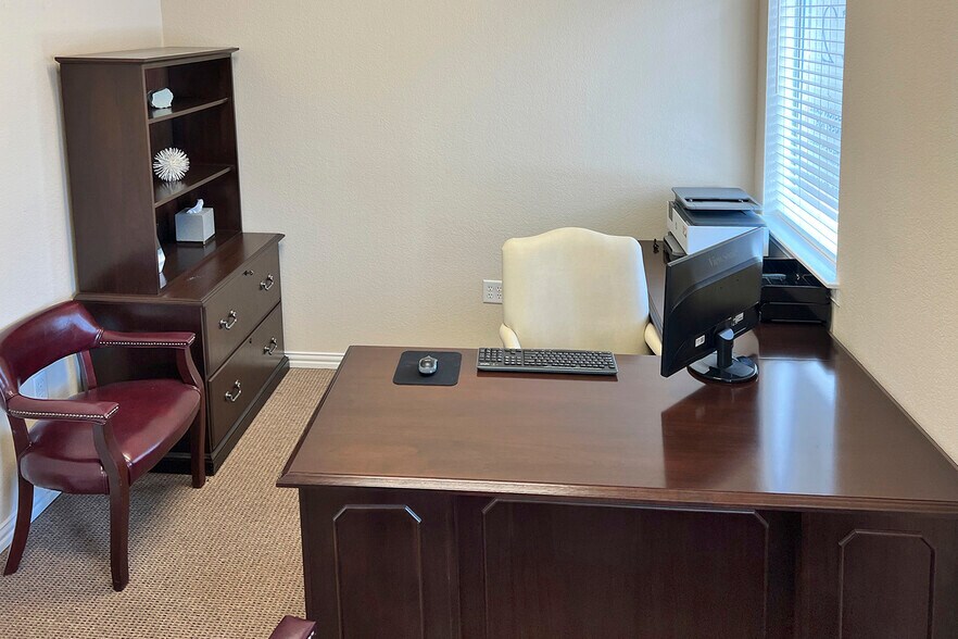 More Photos Of 3918 Telephone Rd, Lake Worth Medical For Lease