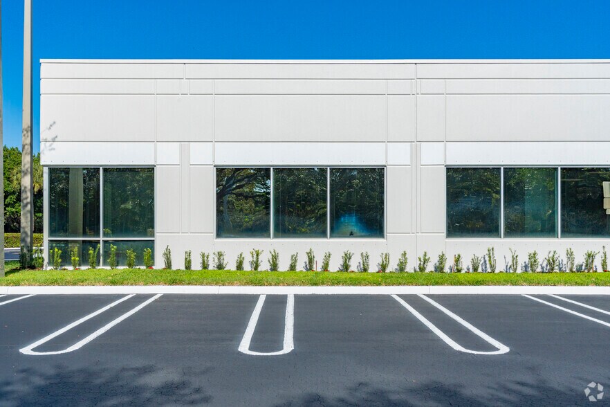 More Photos Of 2001 NW 64th St, Fort Lauderdale Office For Lease