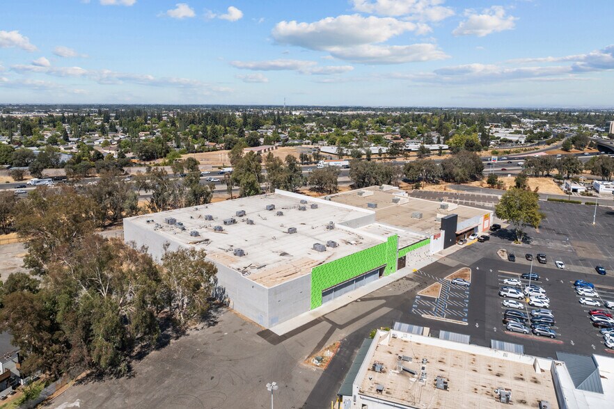 More Photos Of 8501 Auburn Blvd, Citrus Heights Freestanding For Sale