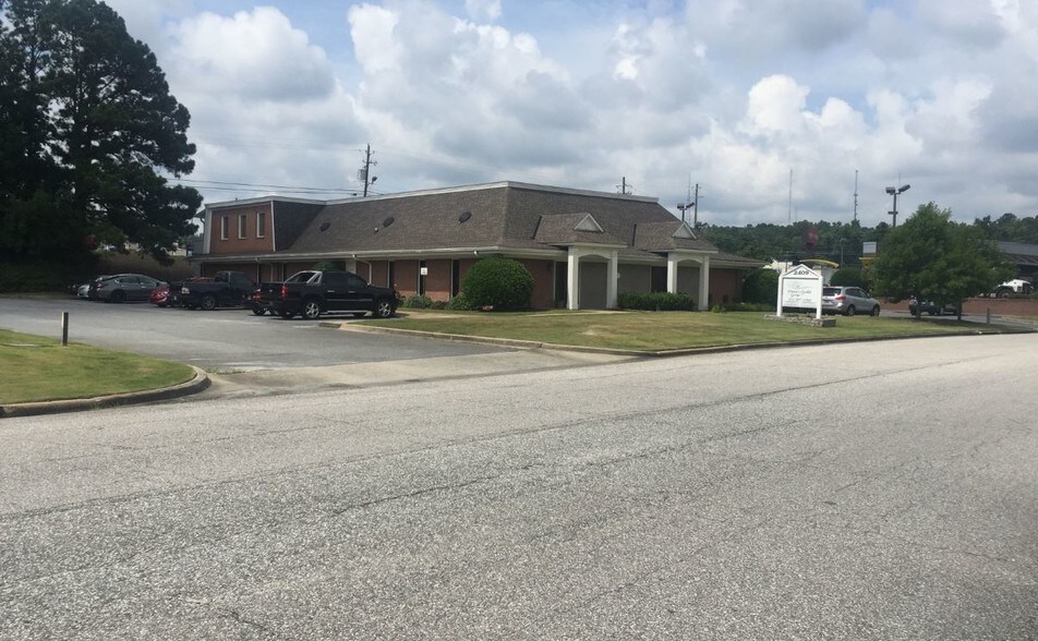 More Photos Of 2409 Sportsman Dr, Phenix City Office For Sale