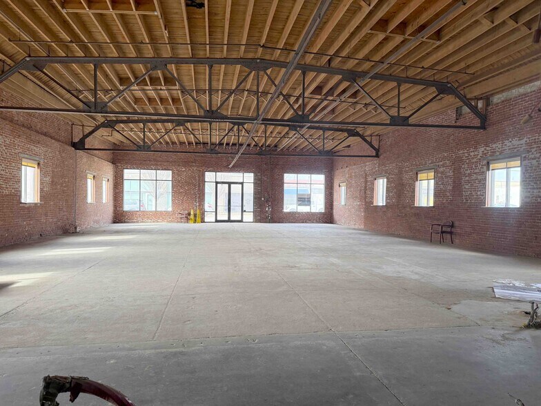 More Photos Of 2205 3rd Ave S, Birmingham General Retail For Lease