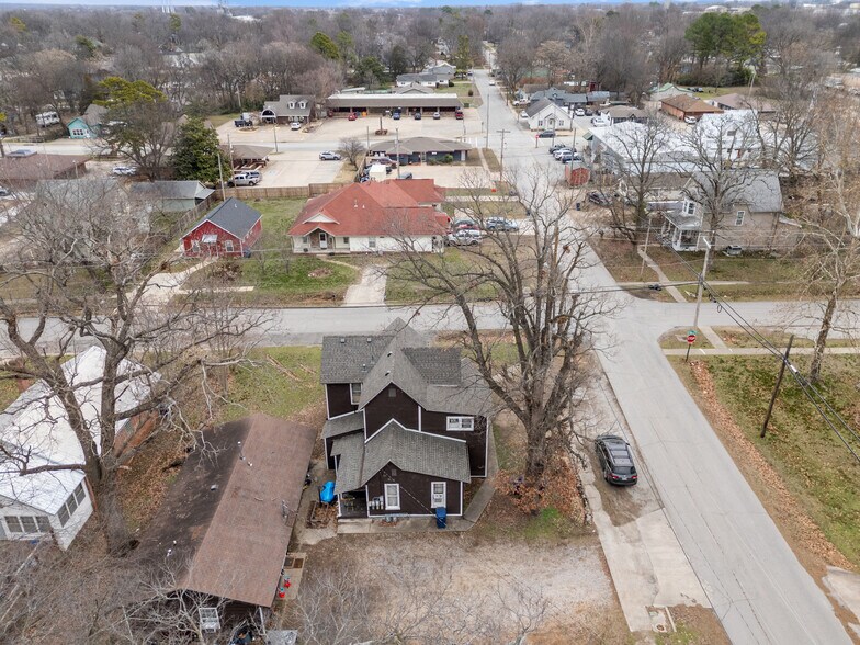 More Photos Of 622 S Wright St, Siloam Springs Apartments For Sale