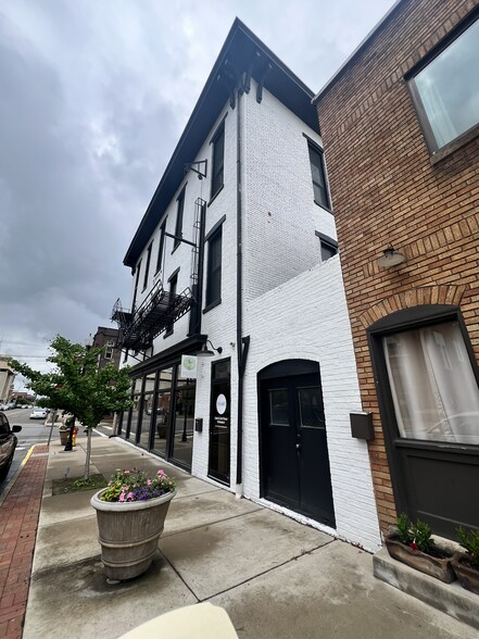 More Photos Of 333 Market St, Zanesville General Retail For Sale