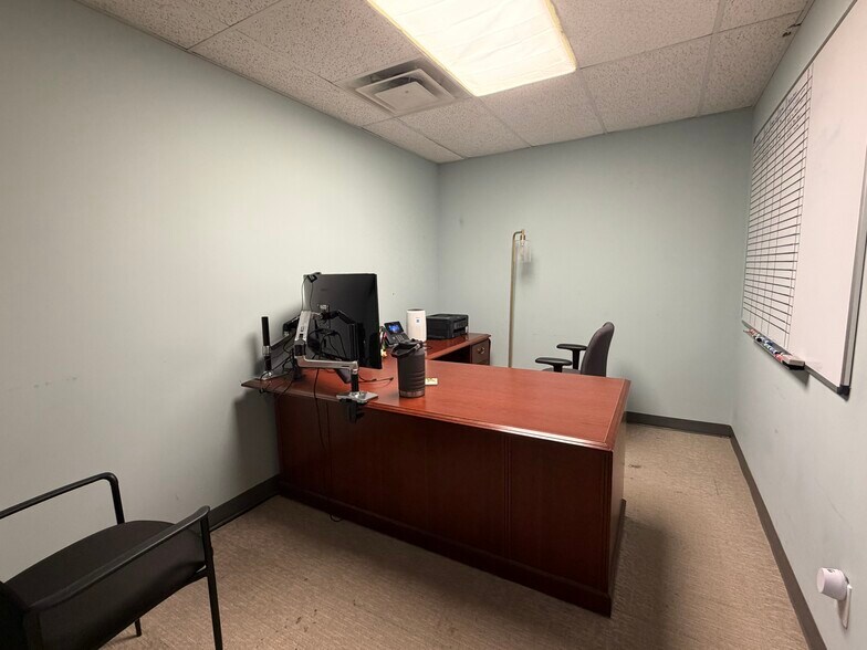 More Photos Of 1110 Appleton Dr, Nashville Light Distribution For Lease