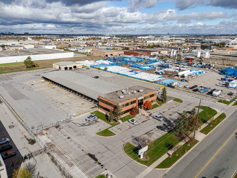More Photos Of 6900 Tranmere Dr, Mississauga Warehouse For Lease
