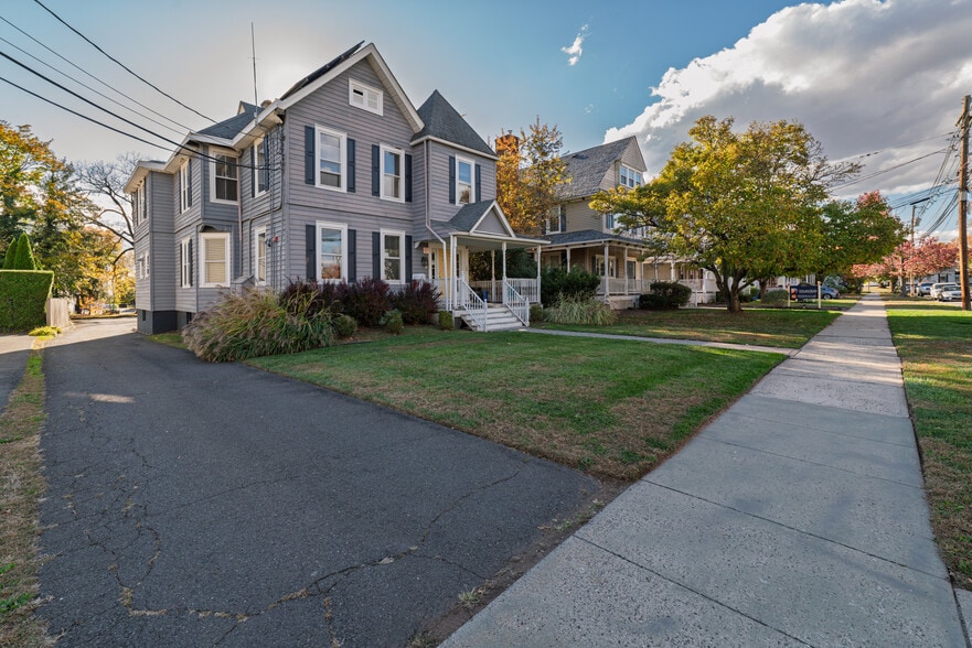 More Photos Of 177 W High St, Somerville Medical For Sale