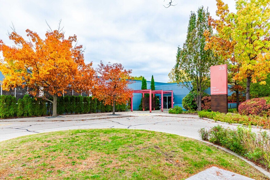 More Photos Of 33 Kern Rd, Toronto Light Distribution For Sale