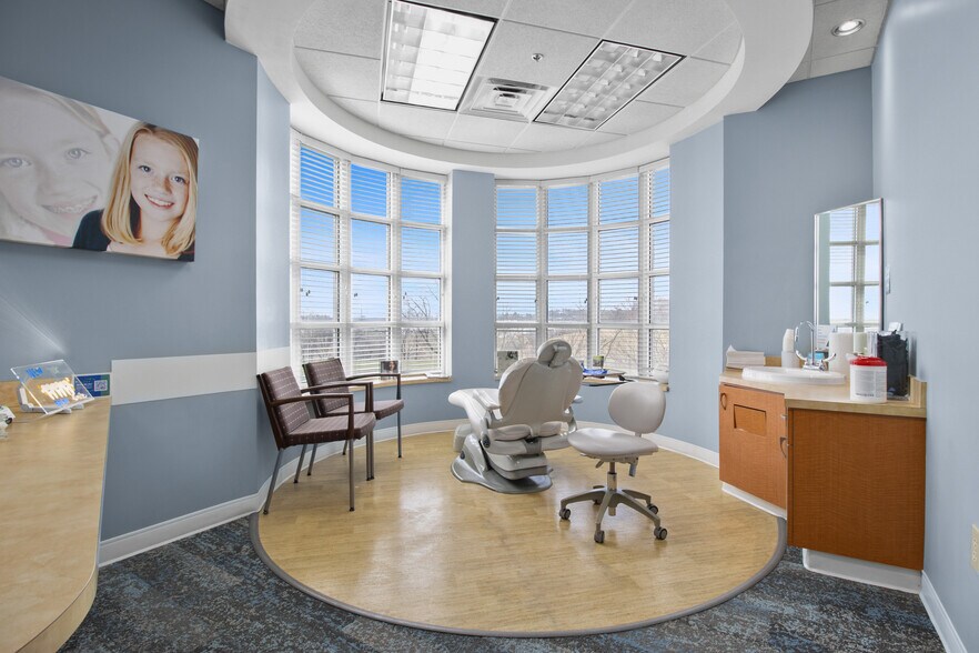 More Photos Of 200 City Hill Dr, London Medical For Sale