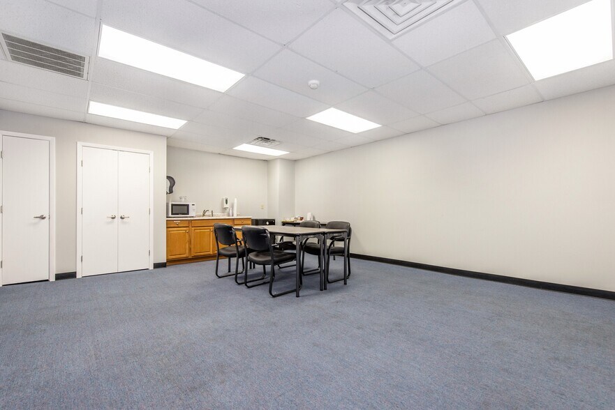 More Photos Of 13 Stillwater Rd, Blairstown Office For Lease