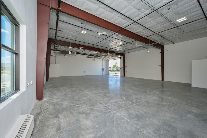 More Photos Of 2007 S Saturn Way, Boise Warehouse For Sale