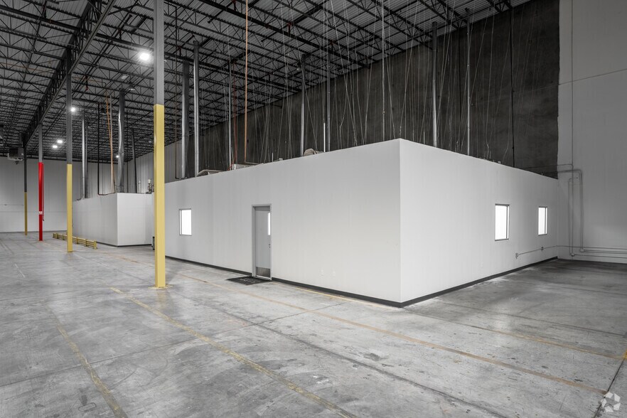 More Photos Of 12430 Mercantile Ave, El Paso Warehouse For Lease