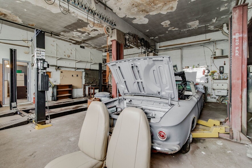 More Photos Of 343 S Main St, Kenton Auto Repair For Sale