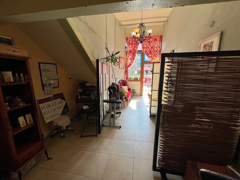 More Photos Of 541 4th Ave, San Diego Storefront Retail Office For Lease