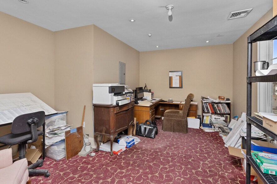 More Photos Of 466 Church St, Hamilton Office For Sale