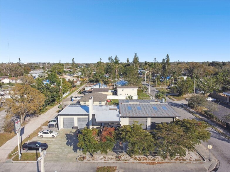 More Photos Of 2011 9th St, Bradenton Freestanding For Sale