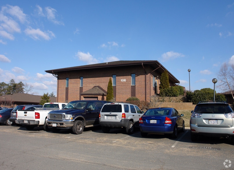 More Photos Of 106 Elden St, Herndon Medical For Sale
