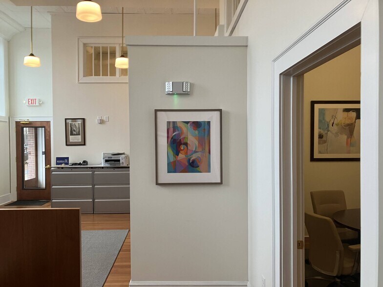 More Photos Of 212 S Center St, Statesville Storefront Retail Office For Lease