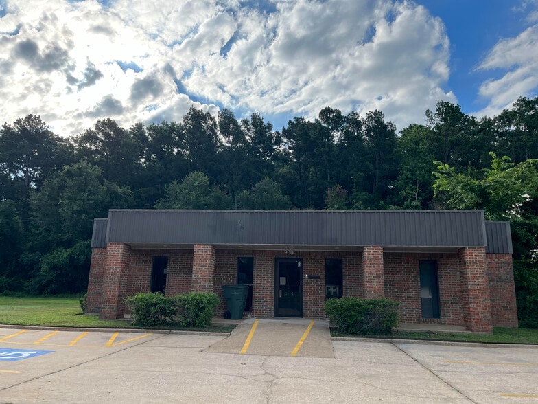 Primary Photo Of 900 N University Dr, Nacogdoches Medical For Lease