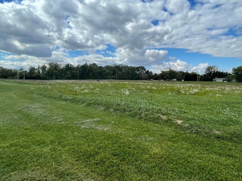 More Photos Of 15812 State Route 56 W, Mount Sterling Light Distribution For Sale