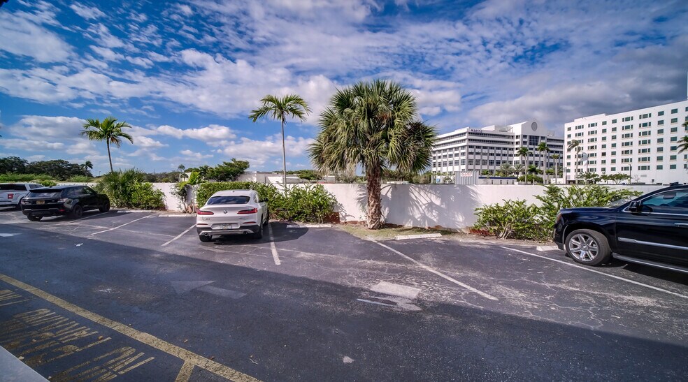 More Photos Of 201 N University Dr, Plantation Medical For Sale
