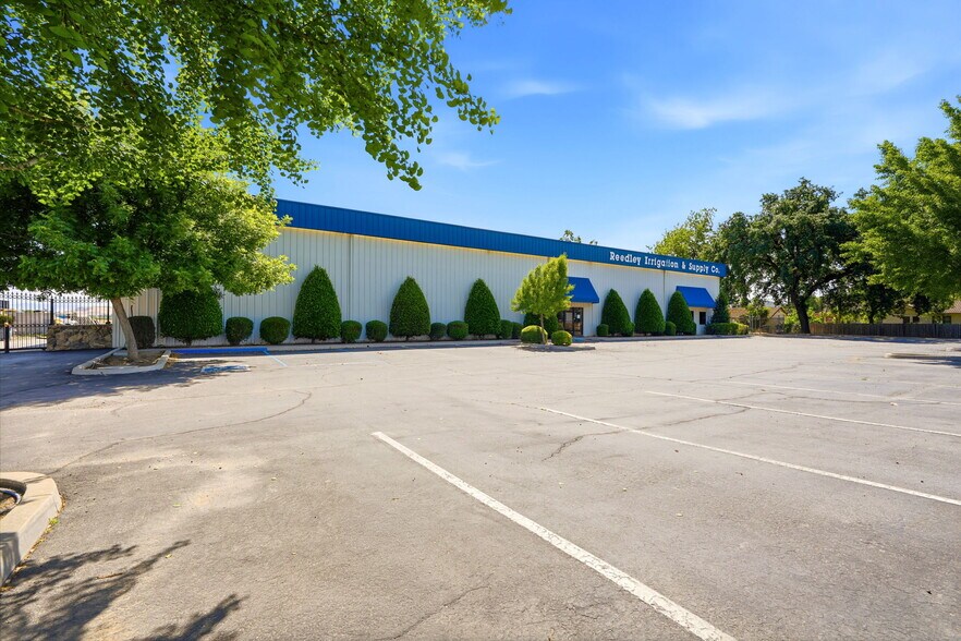 More Photos Of 1260 Buttonwillow Ave, Reedley Warehouse For Sale
