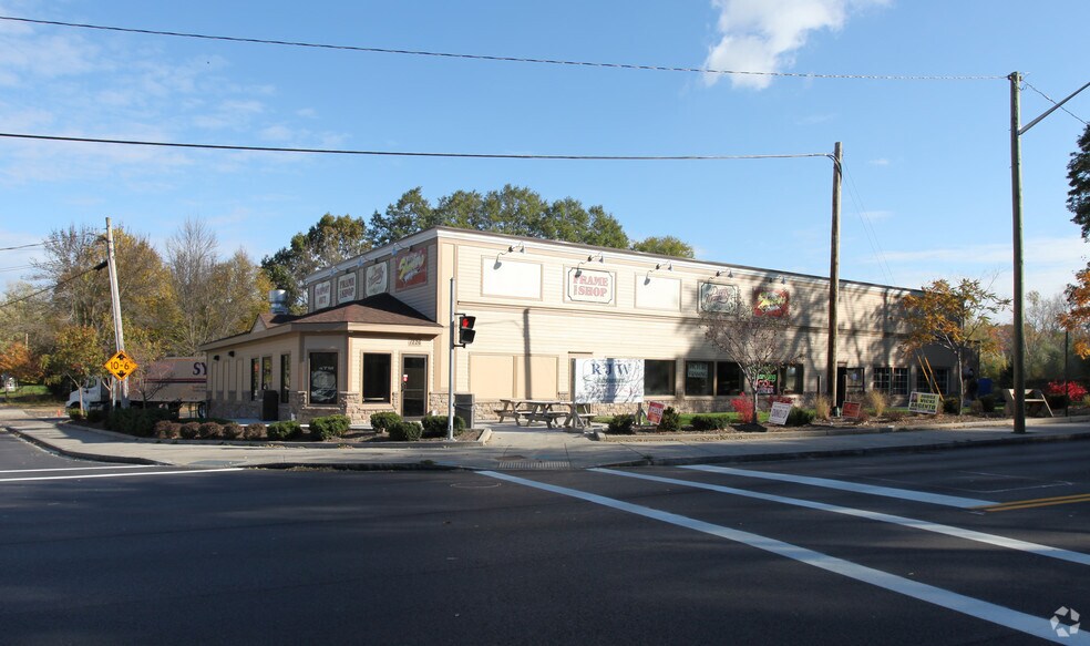 Primary Photo Of 1226 Fairport Rd, Fairport Freestanding For Lease