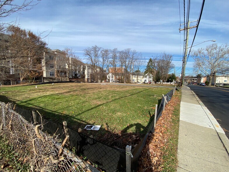 More Photos Of 106 N Summit Ave, Gaithersburg Land For Sale