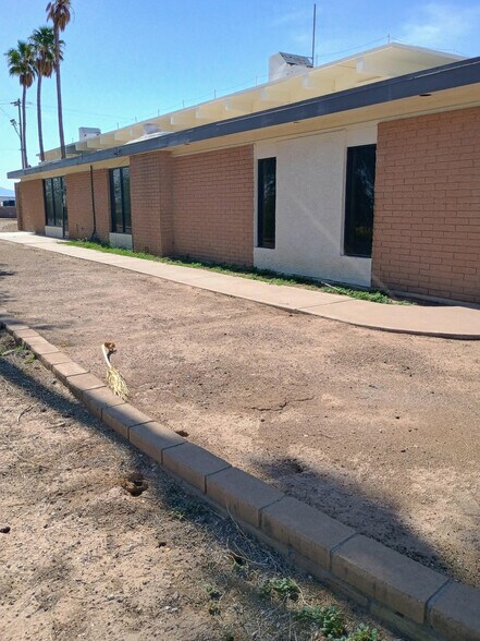 More Photos Of 10491 W Battaglia Dr, Casa Grande Manufacturing For Sale
