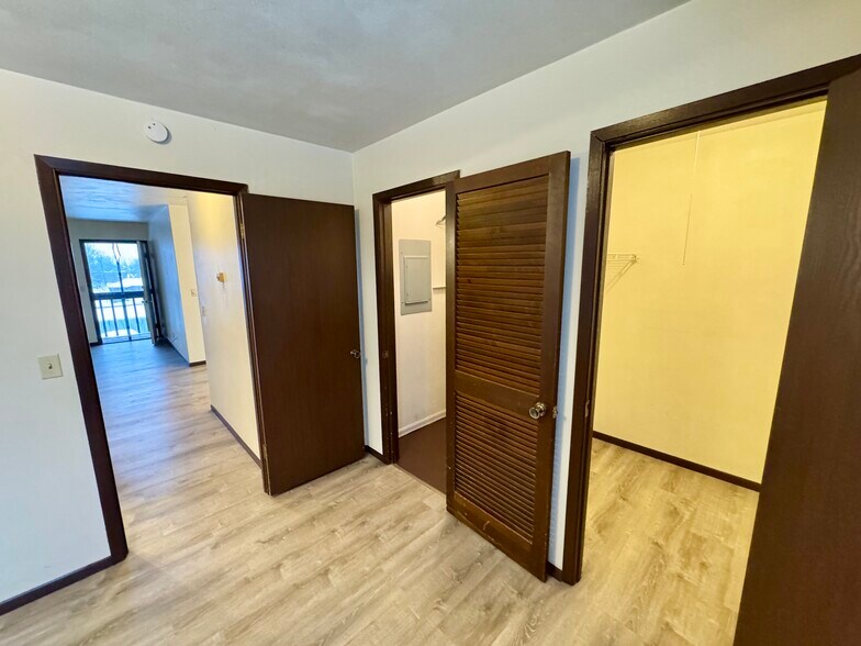More Photos Of 901 S 74th St, Belleville Apartments For Sale