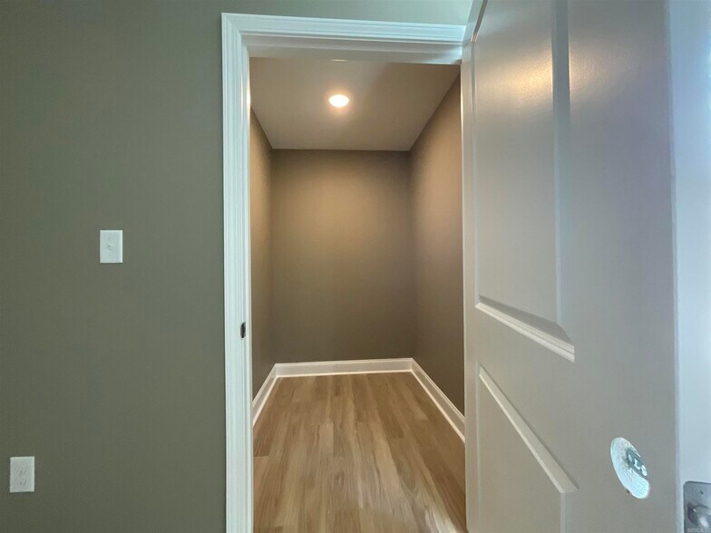 More Photos Of 405 & 407 E Center Street, Jacksonville Specialty For Sale