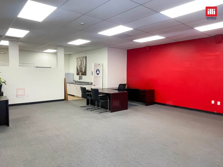 More Photos Of 2401 Ventura Blvd, Camarillo Storefront For Lease