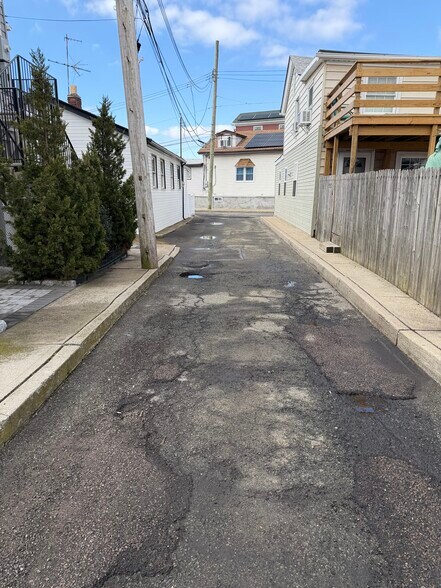 More Photos Of 308 E 8th Rd, Far Rockaway Land For Sale