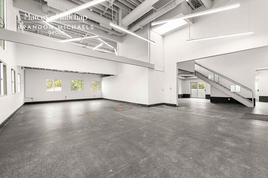 More Photos Of 28955 Pacific Coast Hwy, Malibu Storefront Retail Office For Sale