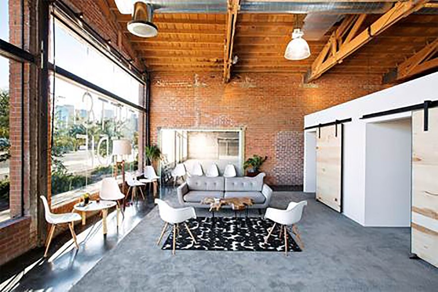 More Photos Of 727-735 Grand Ave, Phoenix Office For Sale