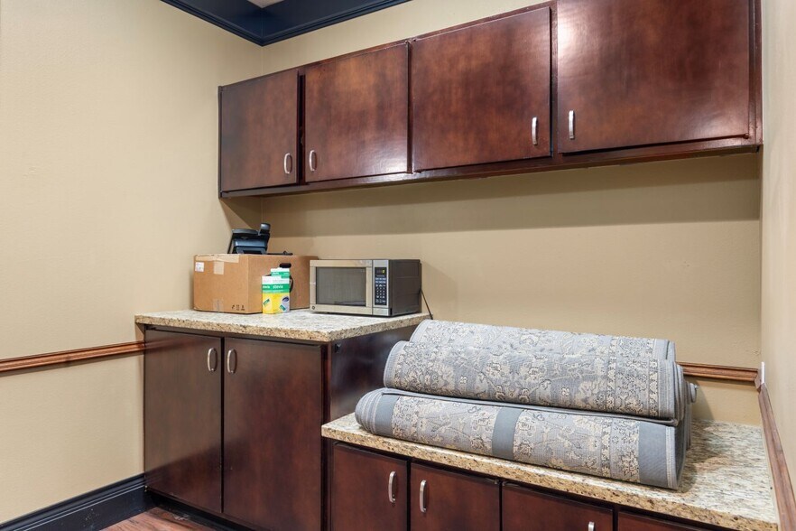 More Photos Of 5100 Andrews Hwy, Midland Office For Lease