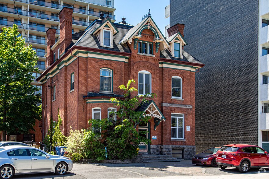 More Photos Of 260 Somerset St W, Ottawa Apartments For Sale