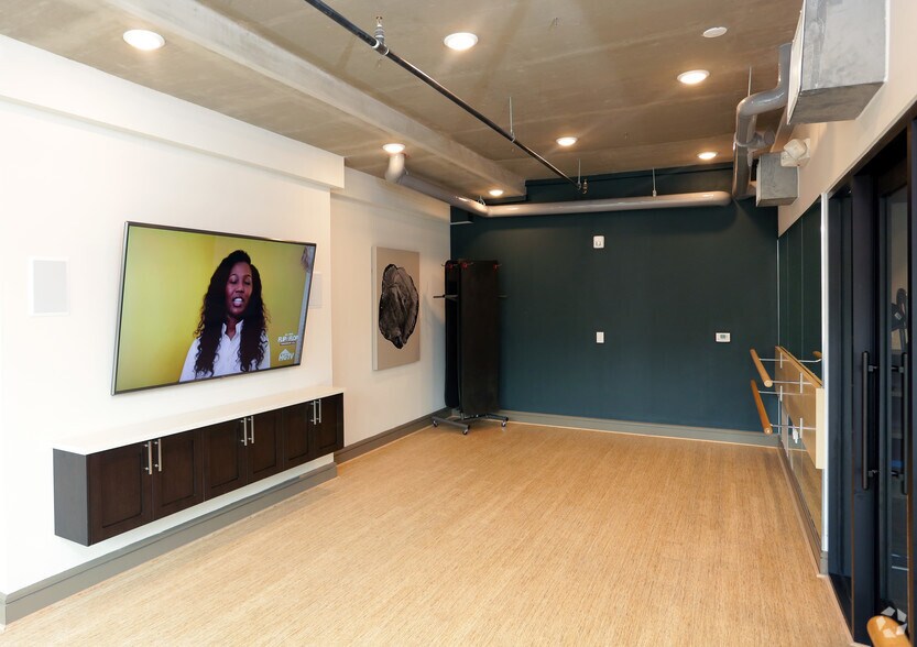 More Photos Of 195 W Davis St, Dallas Apartments For Lease