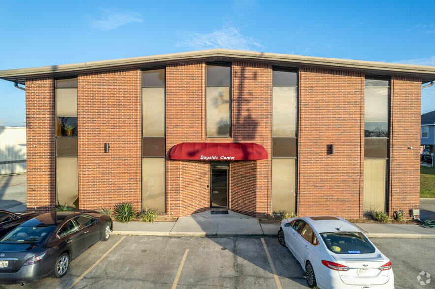 More Photos Of 601 Cien Rd, Kemah Unknown For Lease