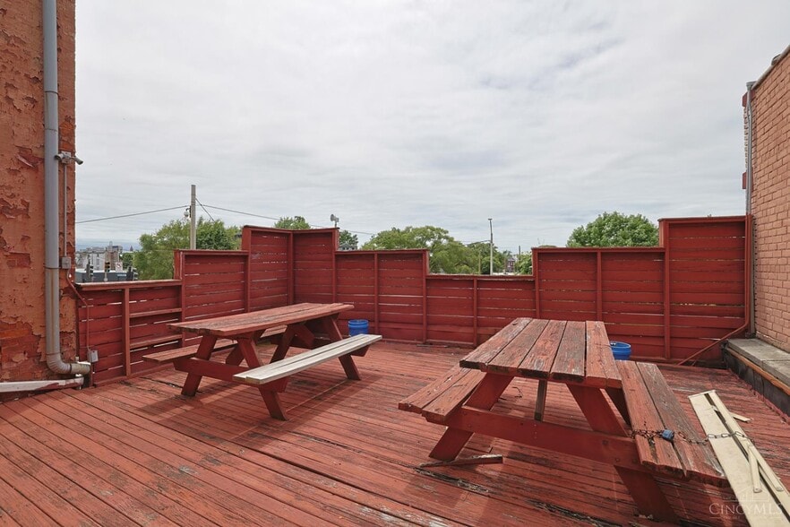 More Photos Of 2108 Central Pky, Cincinnati Loft Creative Space For Sale