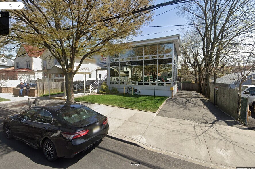 Primary Photo Of 3541 156th St, Flushing Flex For Sale