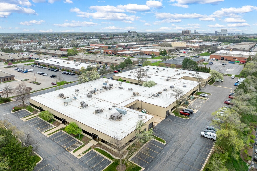 More Photos Of 2505 S Finley Rd, Lombard Office For Sale