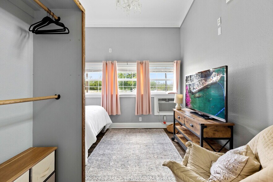 More Photos Of 2 FM 289, Comfort Specialty For Sale