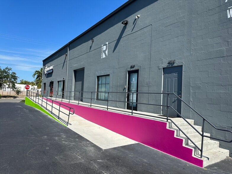 More Photos Of 2510 Florida Ave, West Palm Beach Storefront For Lease