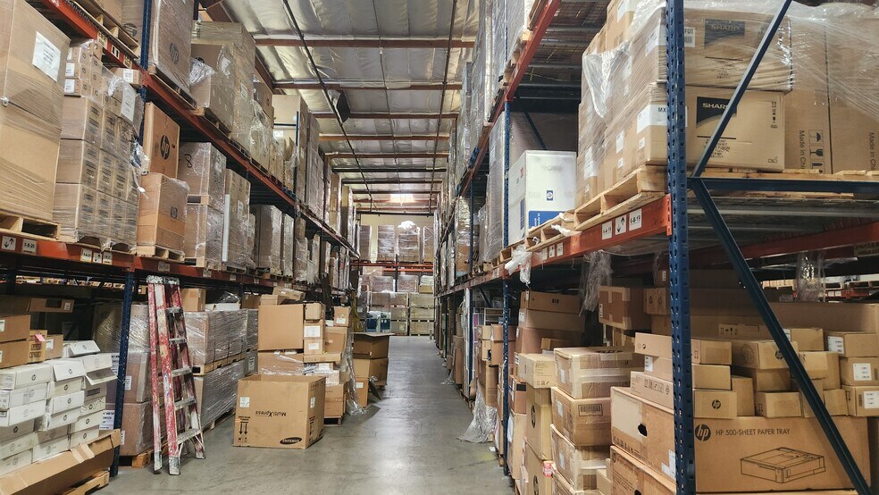 More Photos Of 7225 E Oxford Way, Commerce Warehouse For Sale