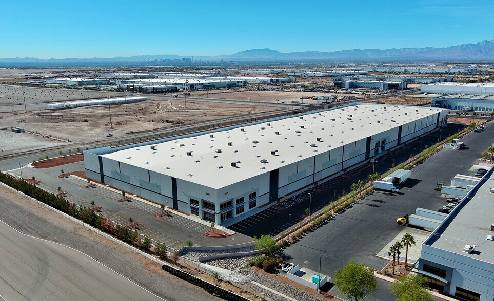 More Photos Of 6050 N Hollywood Blvd, Las Vegas Distribution For Lease