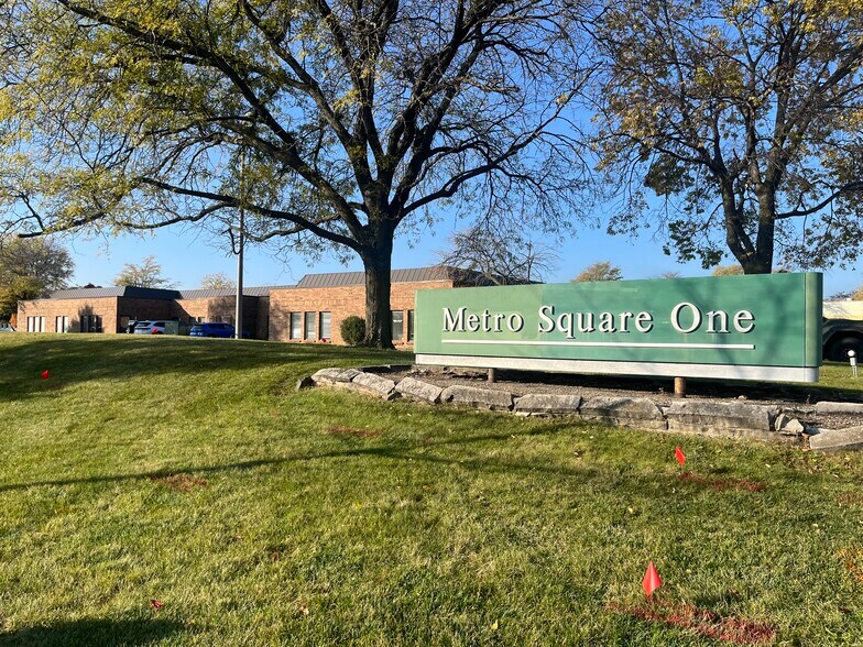 More Photos Of 10 W Phillip Rd, Vernon Hills Medical For Lease