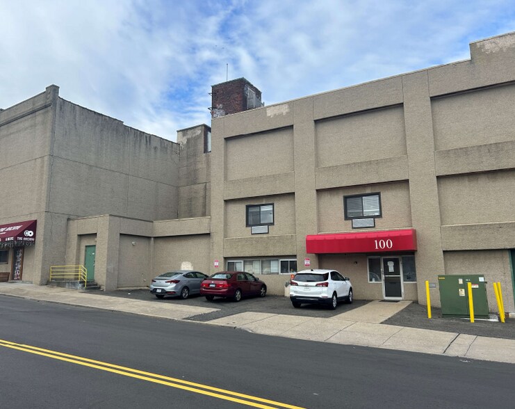 More Photos Of 100-118 Congress St, Bridgeport Warehouse For Sale