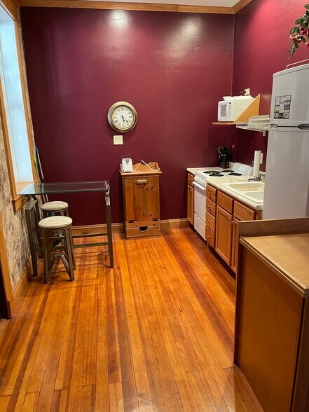 More Photos Of 302-304 S River Park Dr, Guttenberg Apartments For Sale