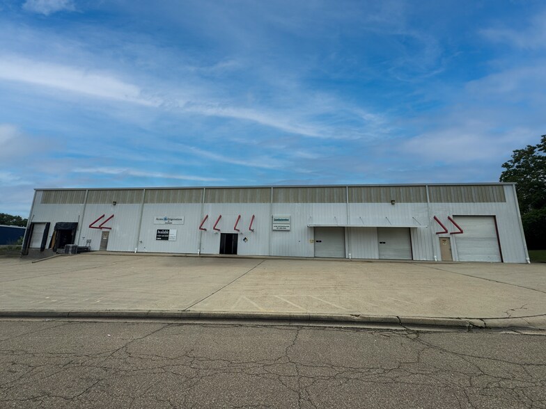 Primary Photo Of 160 Industrial Dr, Jackson Distribution For Lease