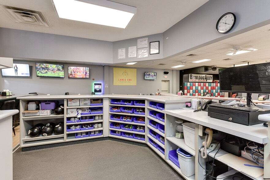 More Photos Of 1818 Central Ave, Auburn General Retail For Sale